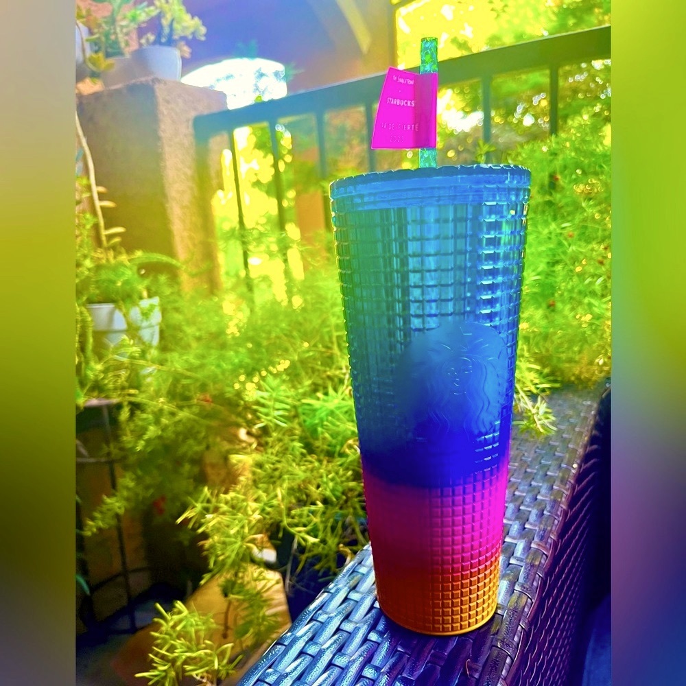 - NWT Tropical Grid Cold TIM SINGLETON
Cup TUMBLER 2023